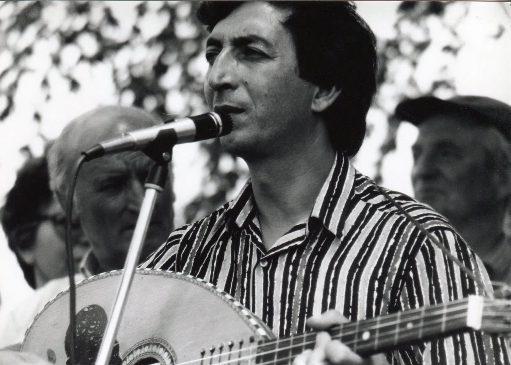 Musician singing during the Pindus trek
